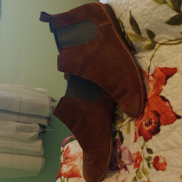 Suede boots size 8.5 - Picture 3 of 6